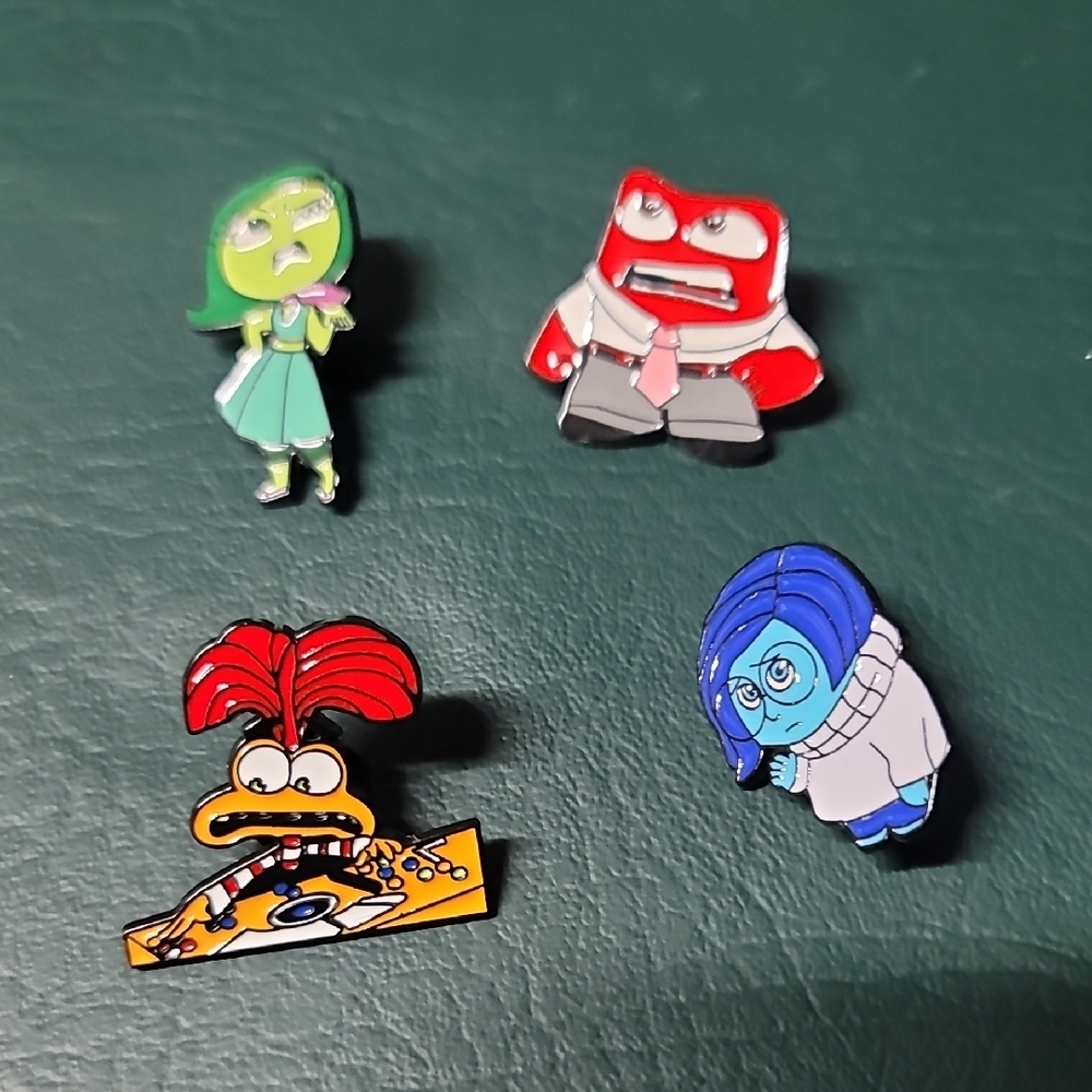 **Colorful Cartoon Character Pins Set**
